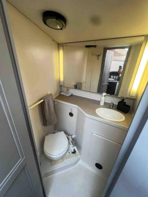 Yacht "X" - 44 Foot Modern Yacht On 5 Star Ocean Village Marina - Minutes Away From City Centre And Cruise Terminals, Free Parking ,Spa Package Available! Southampton Kültér fotó