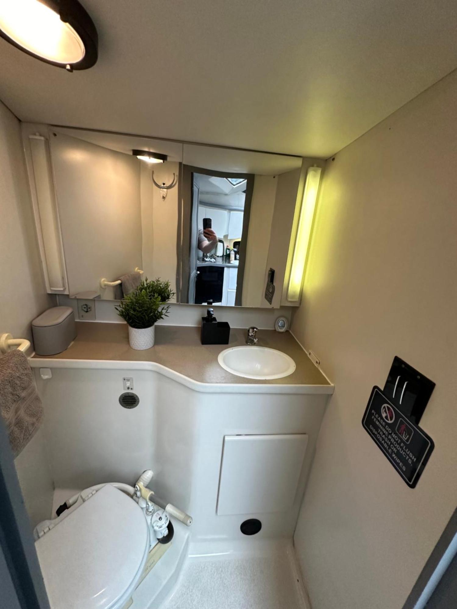 Yacht "X" - 44 Foot Modern Yacht On 5 Star Ocean Village Marina - Minutes Away From City Centre And Cruise Terminals, Free Parking ,Spa Package Available! Southampton Kültér fotó